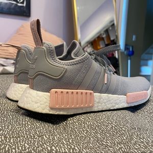 NMD R1 ‘Light Onix’